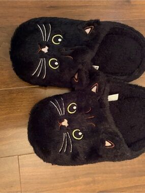 Plush Black Cat Slip-On Slippers for Women - Cozy Fuzzy Comfort